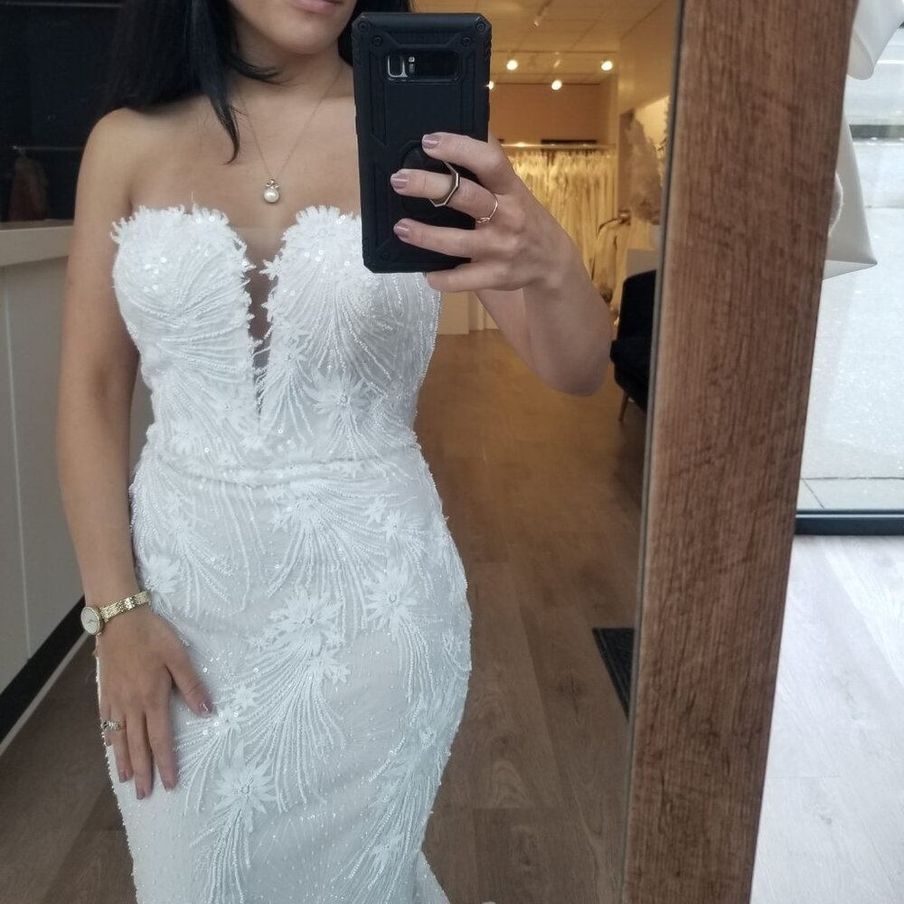 Pronovias LANSBURY wedding dress - Picture 9 of 11